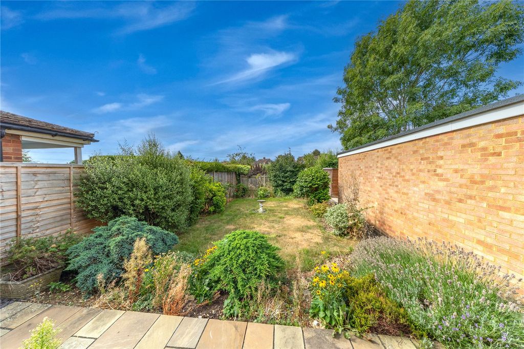 Property photo 2 of 27 Picture No. 21