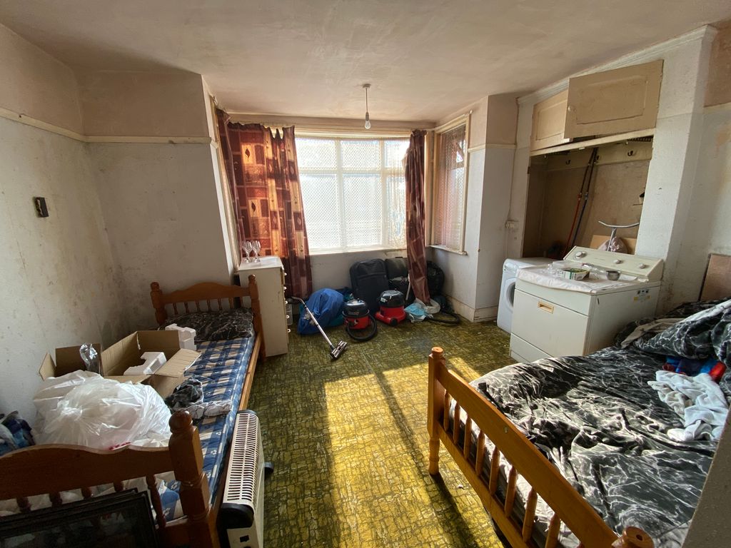 Property photo 1 of 5