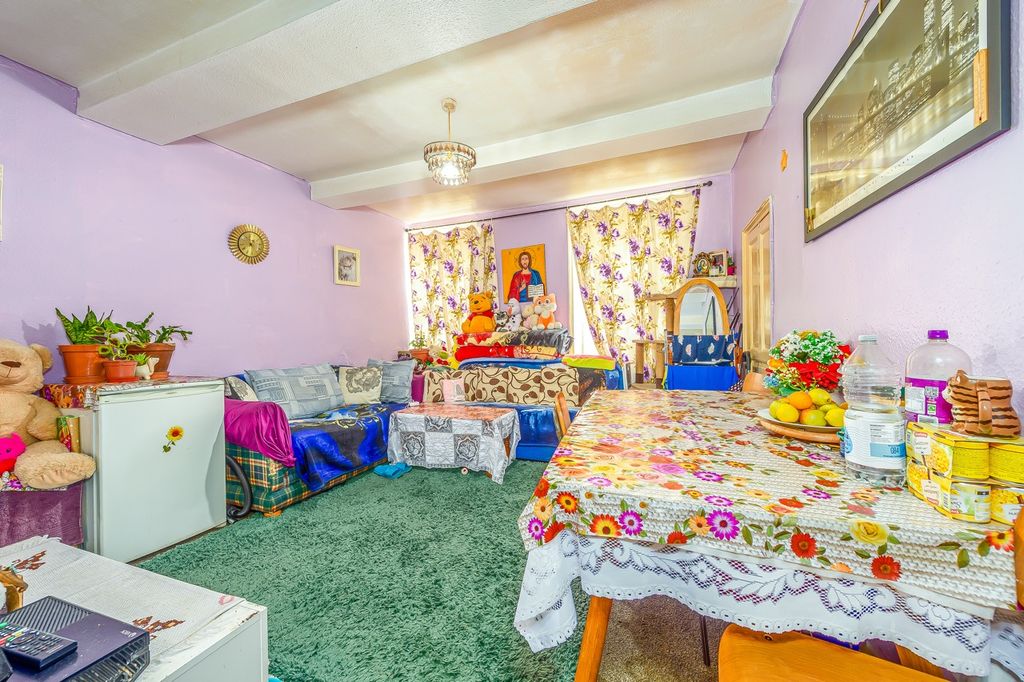 3 bed flat for saleYorkersgate, Malton YO17 photo 4