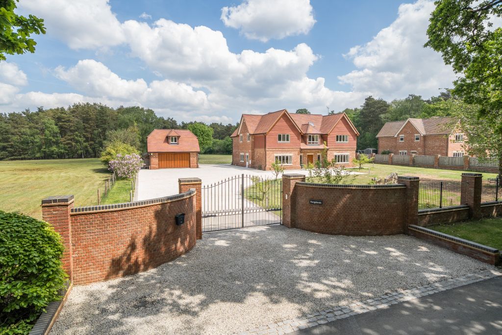 Property photo 1 of 33