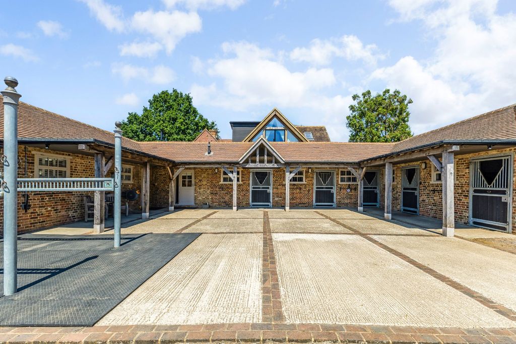 Property photo 2 of 23 Stable Block