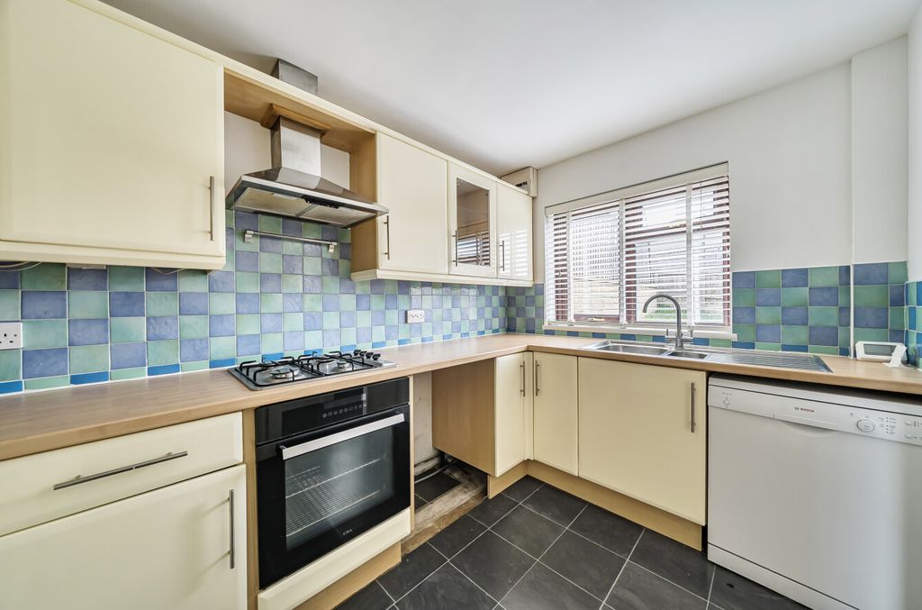 Property photo 2 of 20 Kitchen