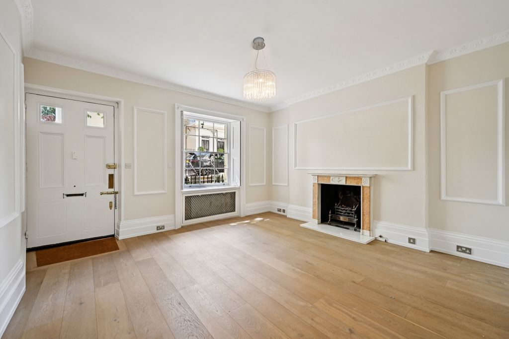 Property photo 3 of 21 Chester Place (1)
