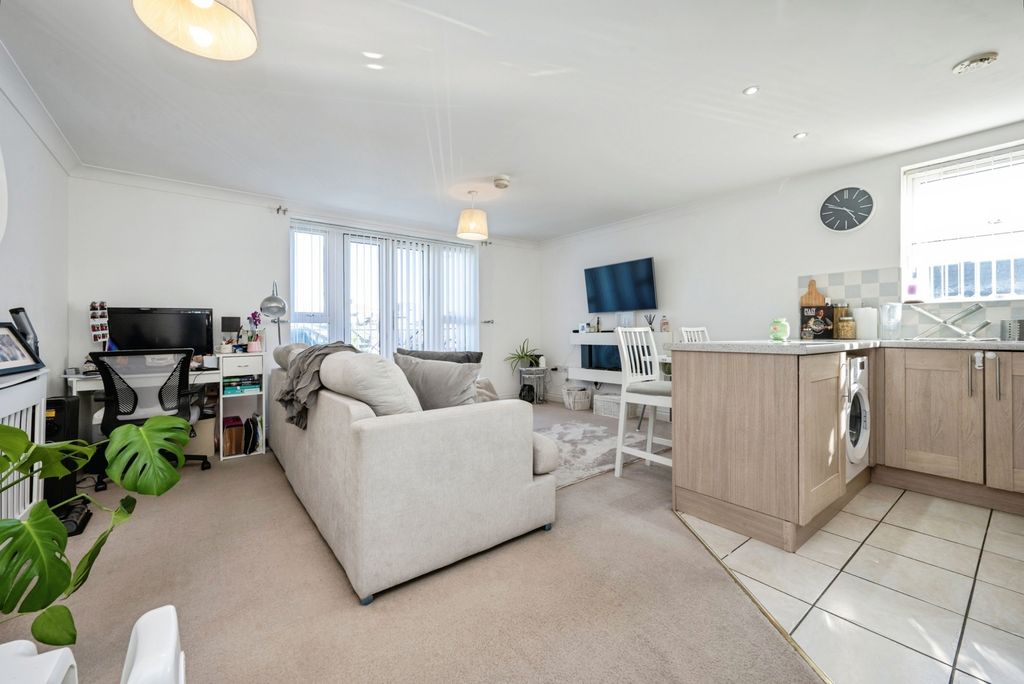 Property photo 2 of 20 Pbox-Img.Jpg