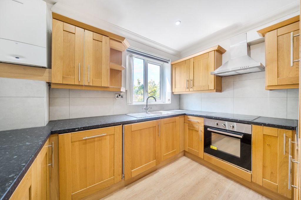 Property photo 2 of 18 Kitchen