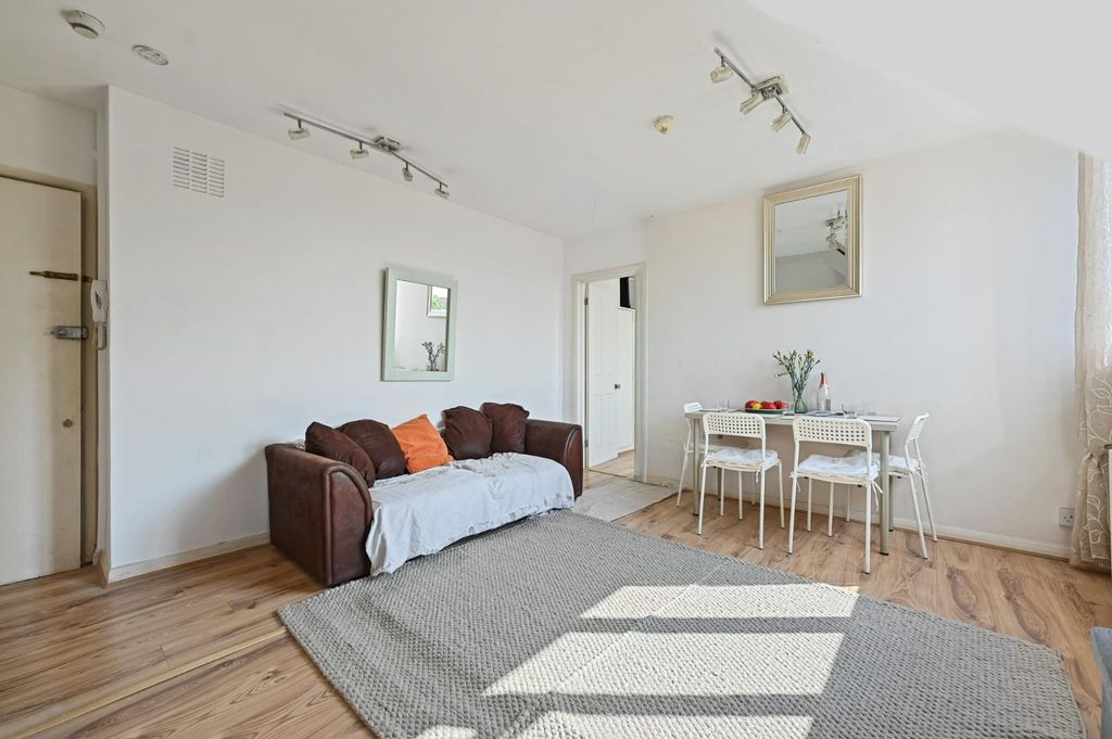 Property photo 1 of 8 5.Jpg