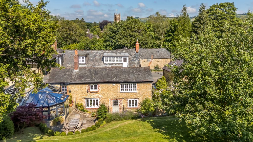 Property photo 1 of 16 Woodland House