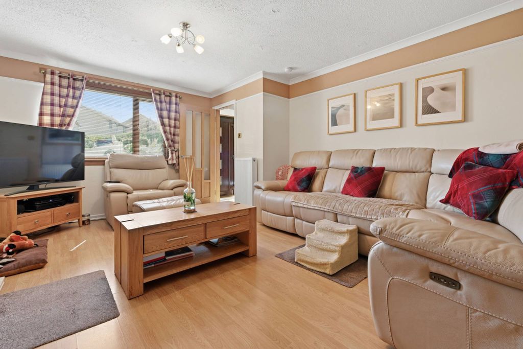 Property photo 2 of 23