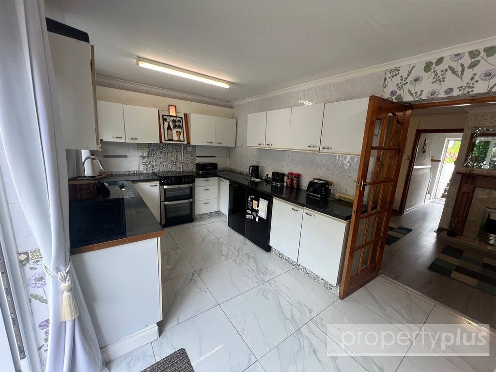 Property photo 3 of 19 Picture No. 23