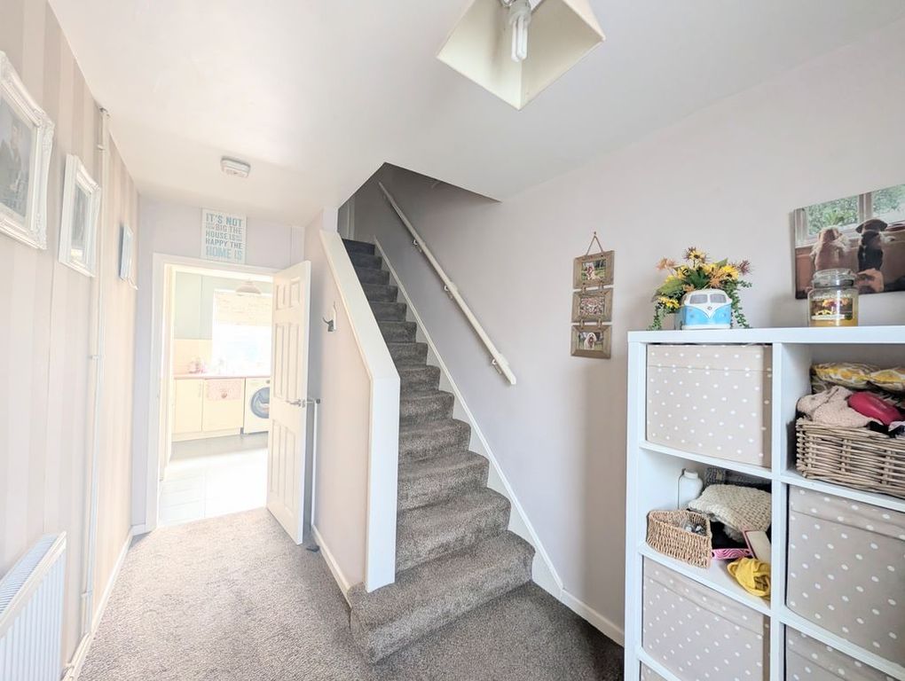 Property photo 3 of 14 Hall