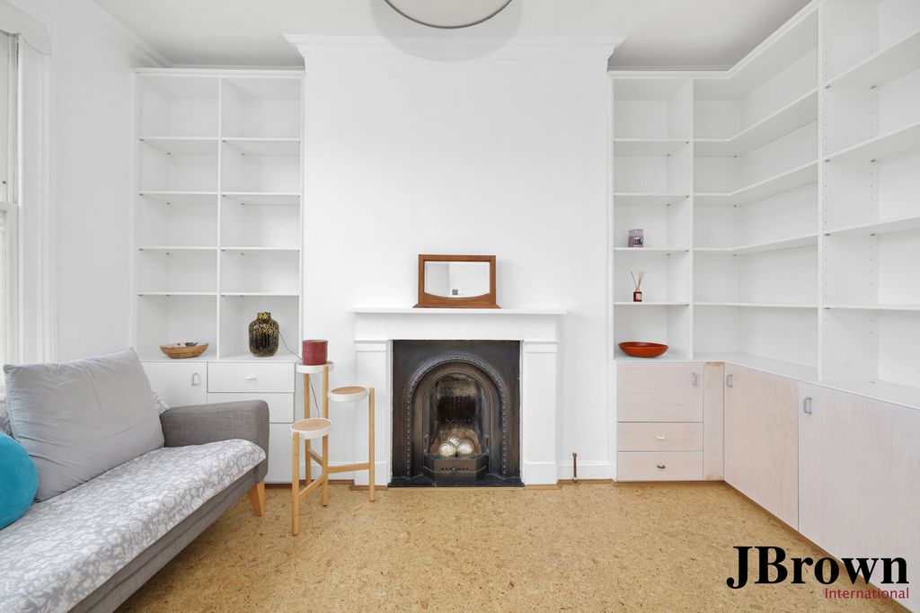 Property photo 1 of 8