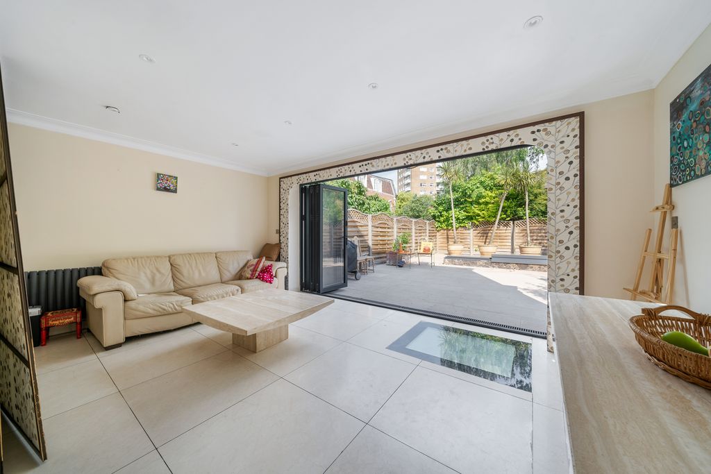 Property photo 3 of 20