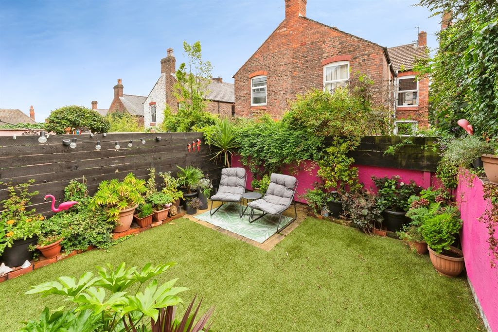 Property photo 2 of 19