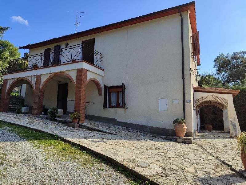 Property photo 2 of 30