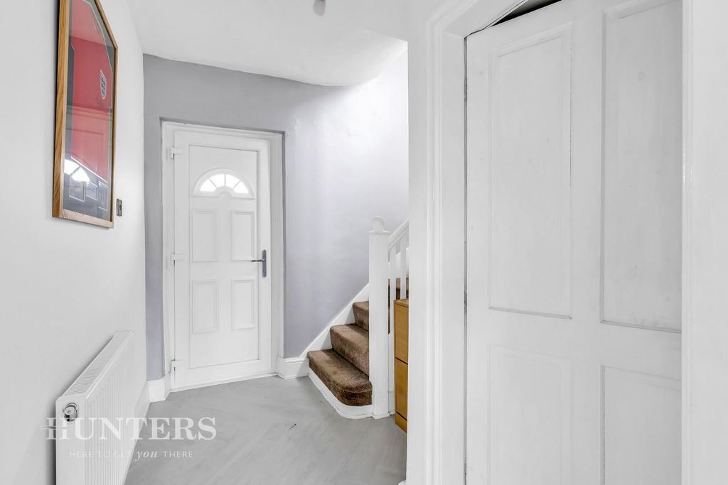 Property photo 3 of 26 Hall