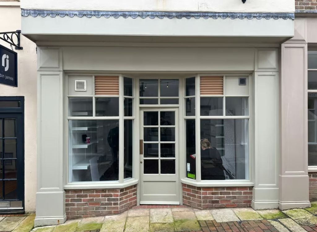 Property photo 1 of 5