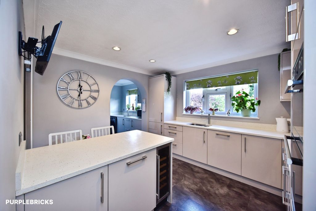 Property photo 3 of 22 Kitchen