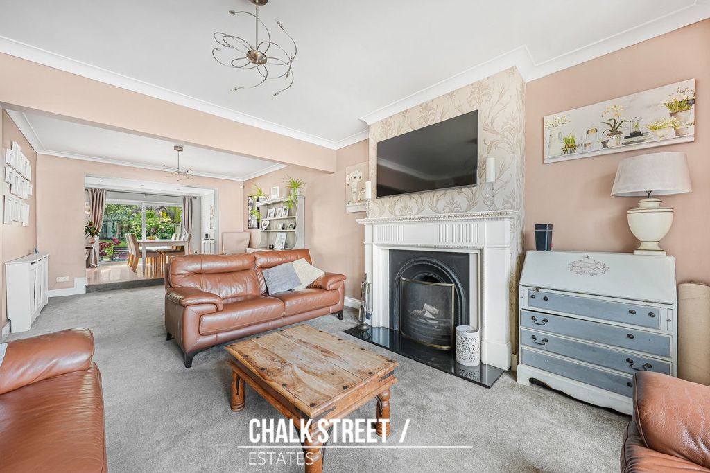 Property photo 2 of 37