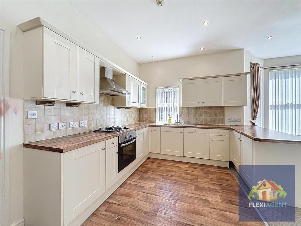 Property photo 3 of 13 4263644