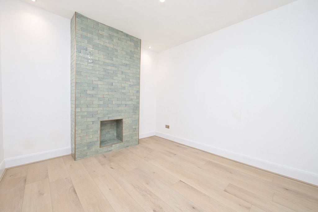 Property photo 2 of 14 Picture 2