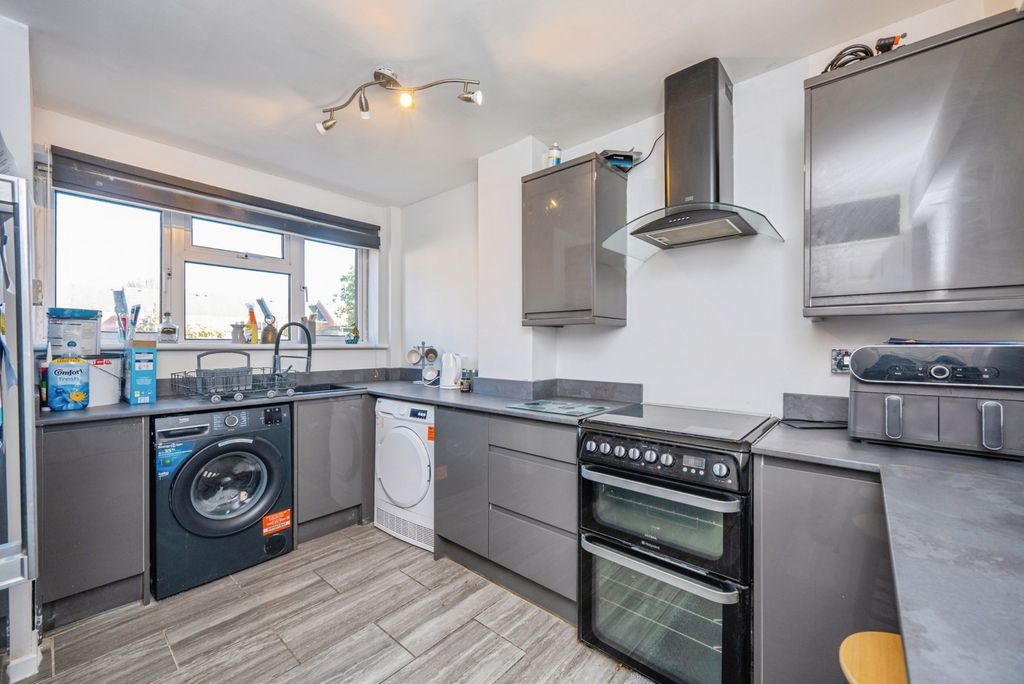 Property photo 3 of 20 Pbox-Img.Jpg