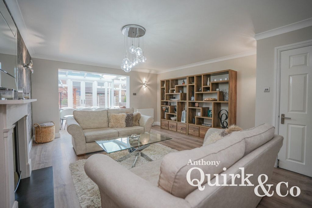 Property photo 3 of 31