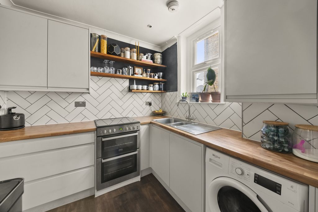 Property photo 3 of 9 Photo 10