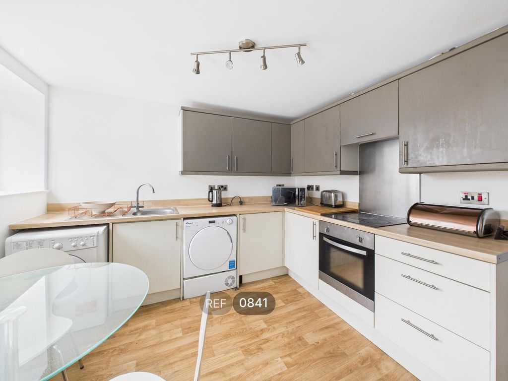 Property photo 2 of 19 Kitchen