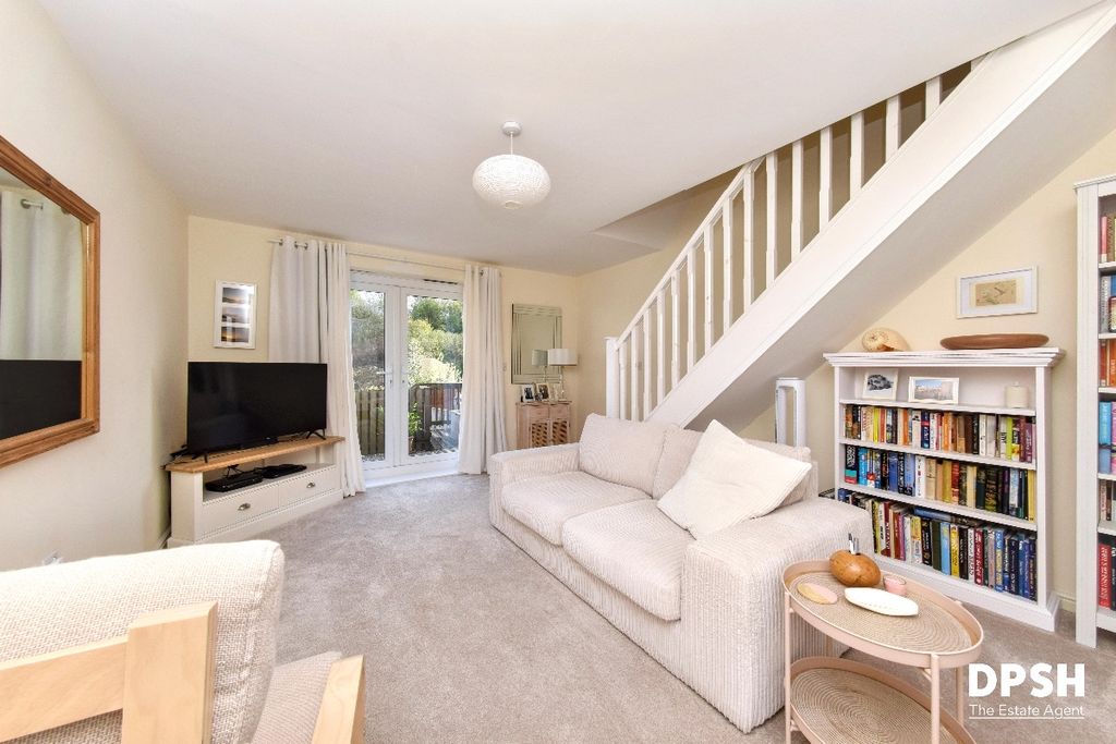 Property photo 2 of 24