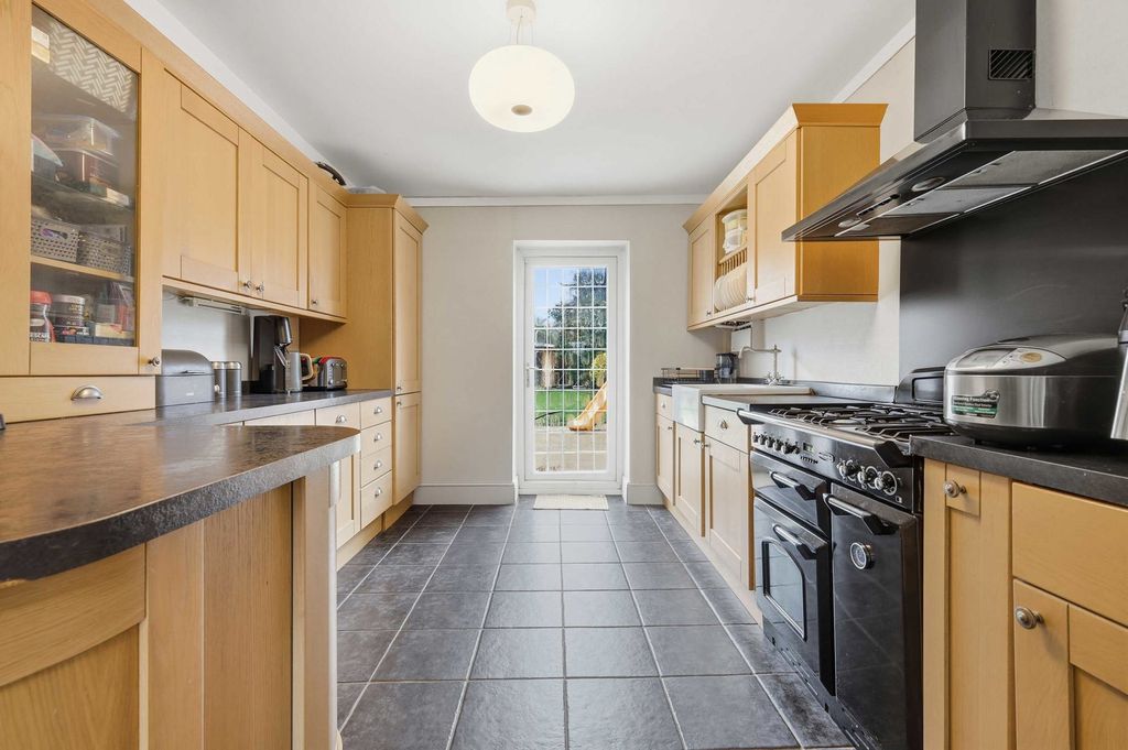 Property photo 3 of 22