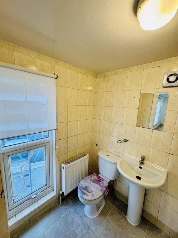 Property photo 3 of 6 Gallery
