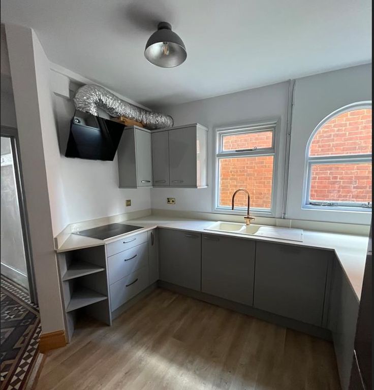 Property photo 2 of 14 Kitchen