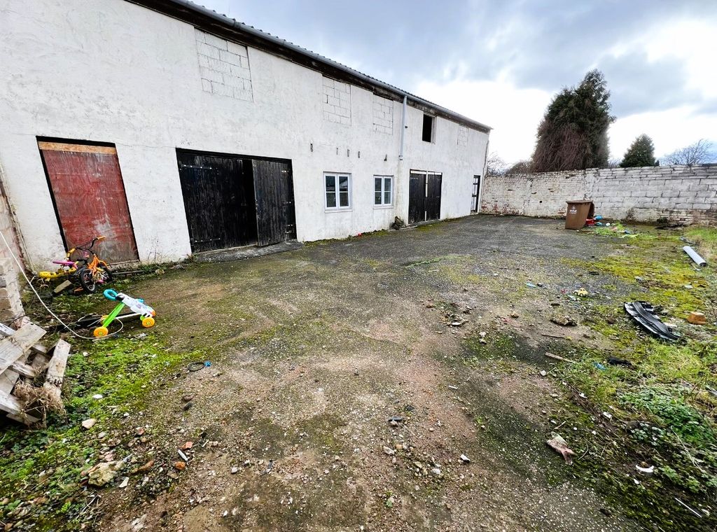 Property photo 2 of 5