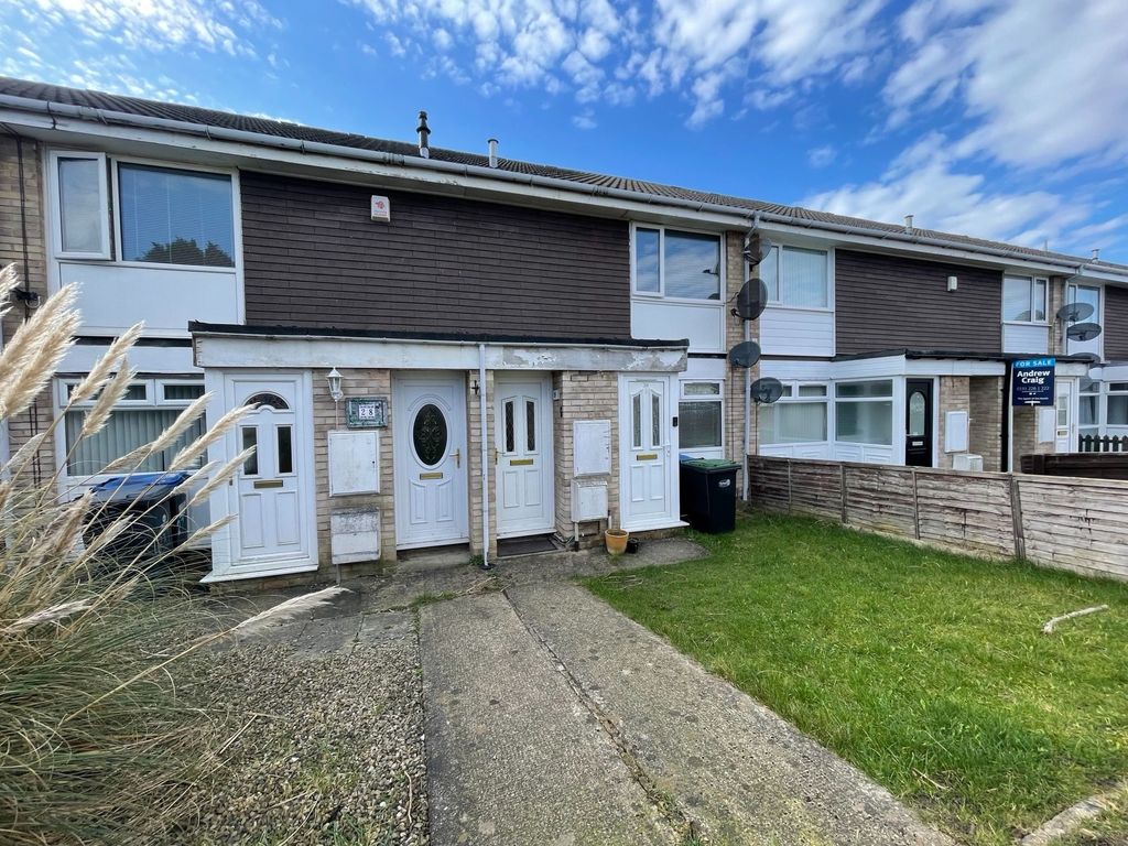 Property photo 1 of 8 Photograph 2