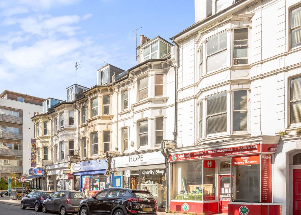 Property photo 1 of 8 Six Bedroom Maisonette