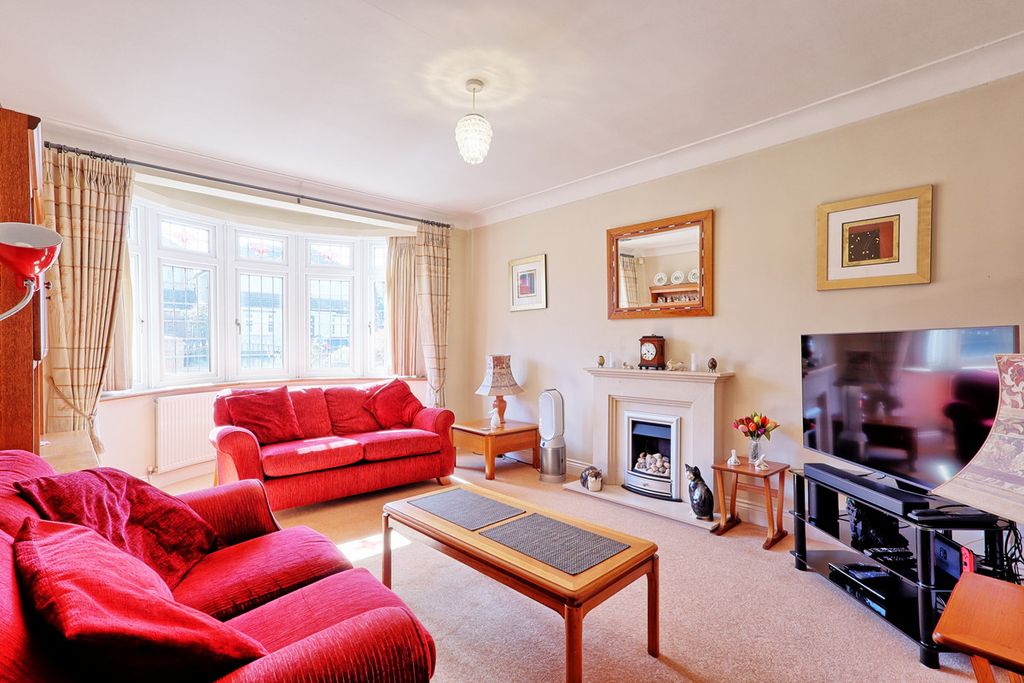 Property photo 3 of 25