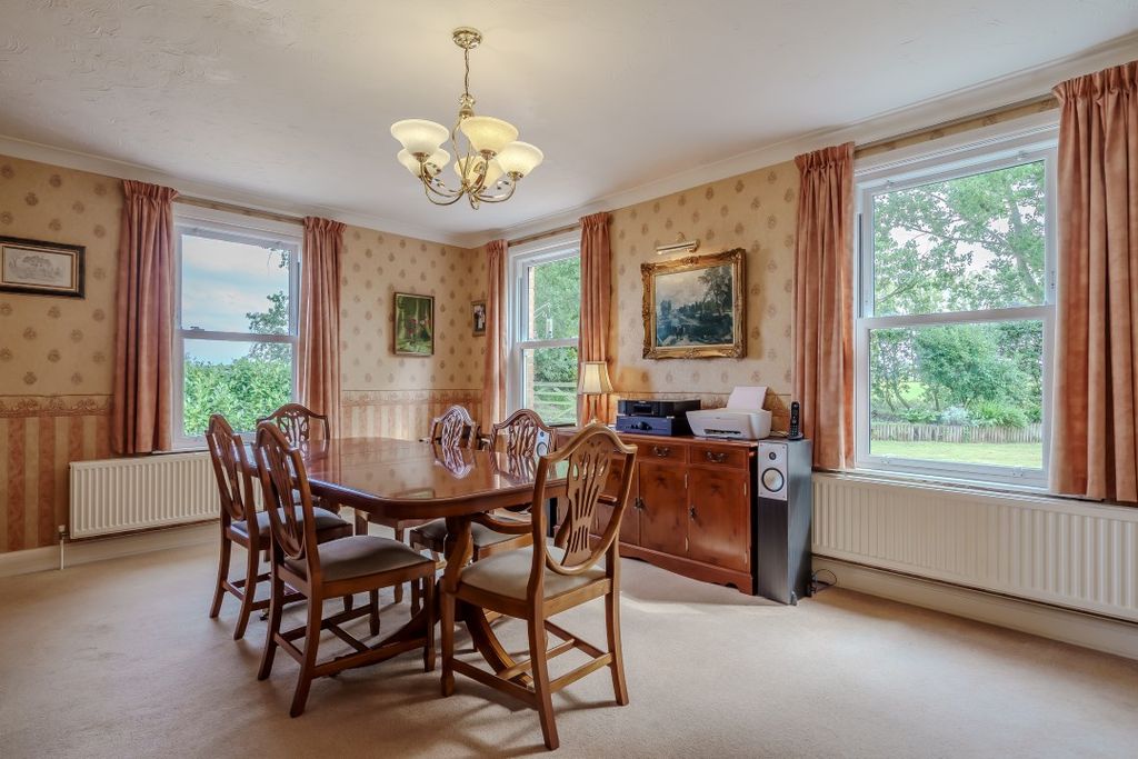 Property photo 3 of 30