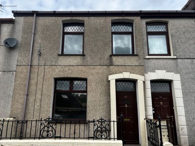 Property photo 1 of 10 Front Picture