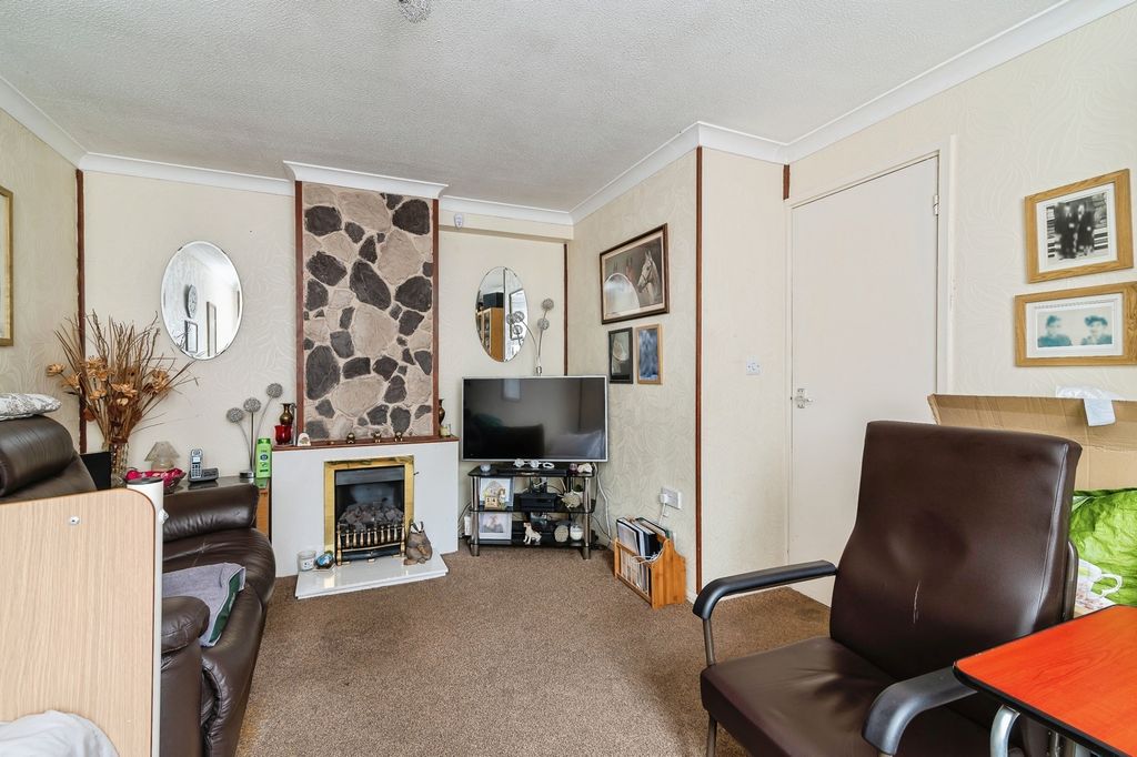 Property photo 3 of 17 Photo