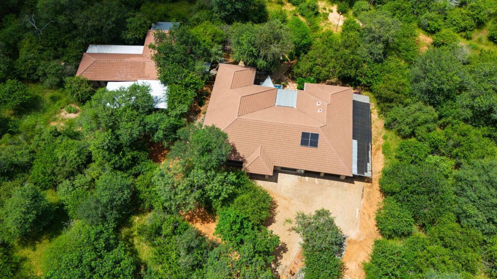 Property photo 1 of 70 1Hs1729889