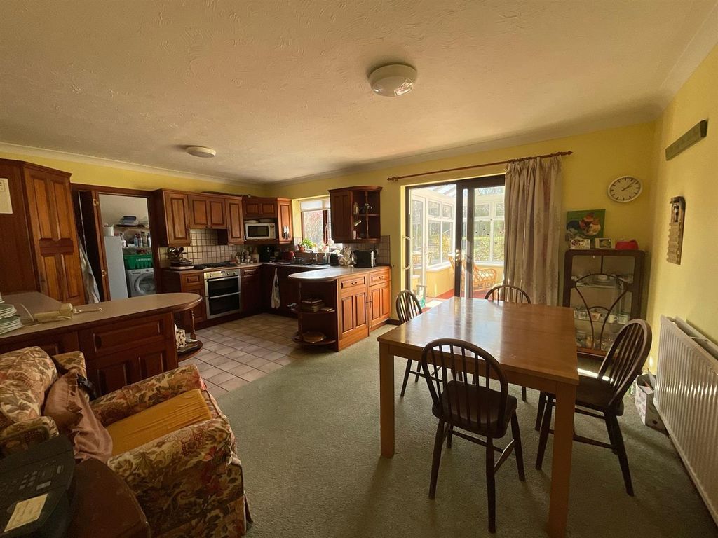 Property photo 3 of 24 3.Jpg
