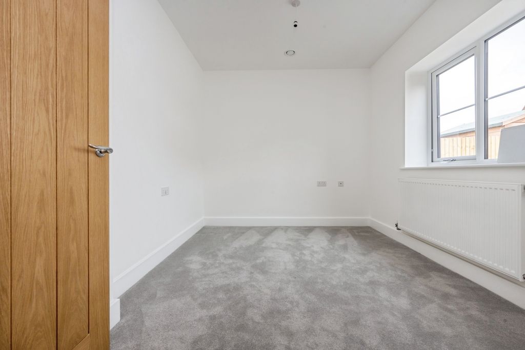 Property photo 3 of 21 Pbox-Img.Jpg
