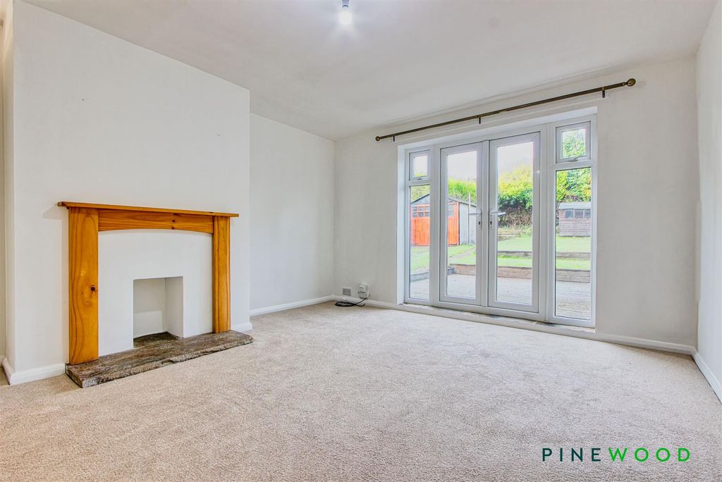 Property photo 2 of 15 Lounge