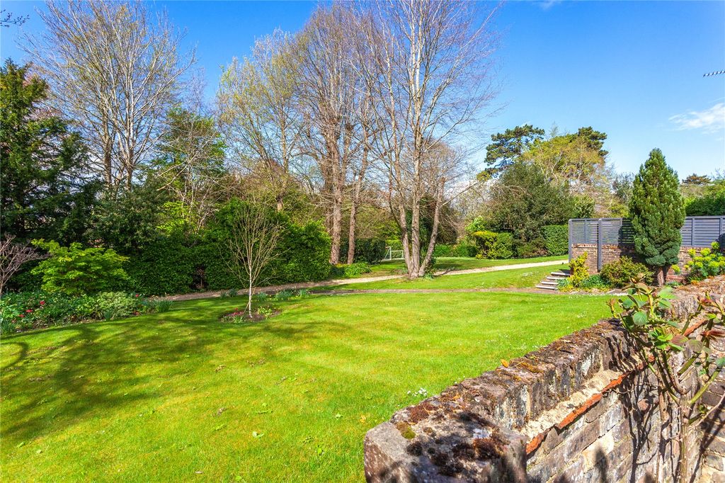 Property photo 2 of 11 Picture No. 14