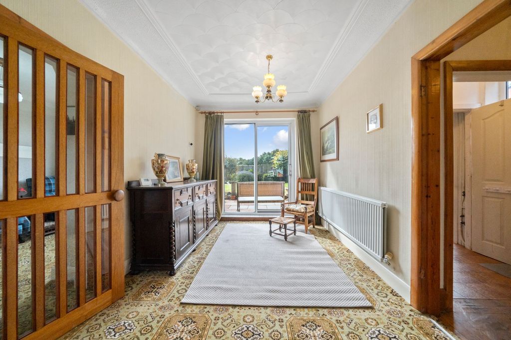 Property photo 3 of 34