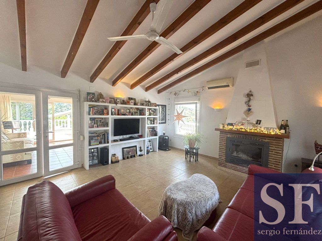Property photo 2 of 19