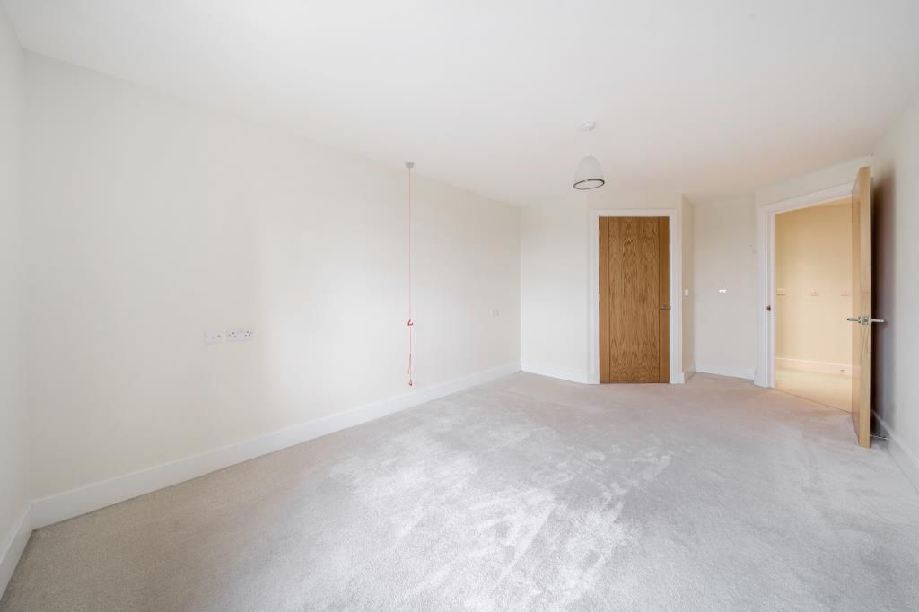 Property photo 3 of 16 Bedroom