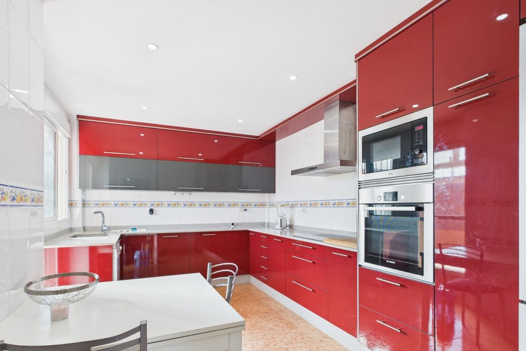 Property photo 3 of 37