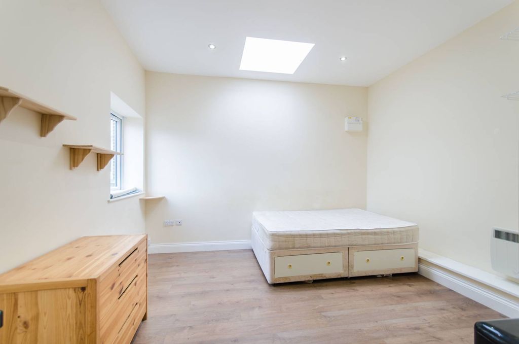 Property photo 2 of 4