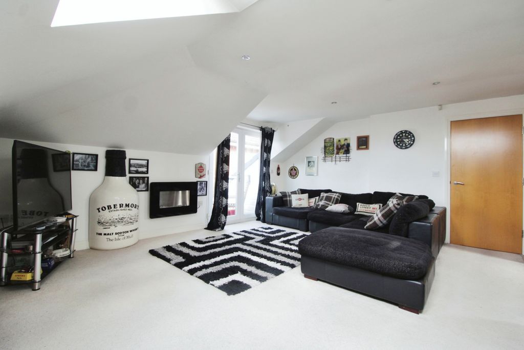 Property photo 2 of 14 45Ae25E2-Img_2205.Jpg